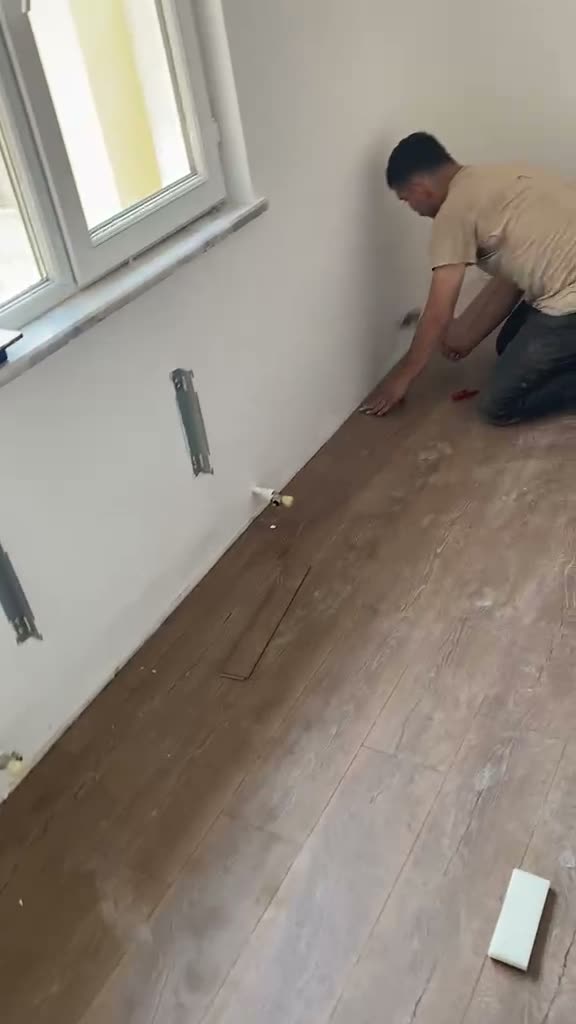Koyu kahve laminat